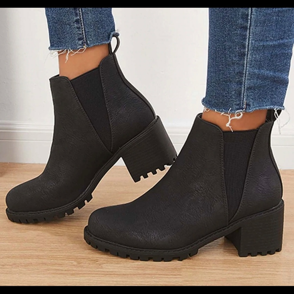 Leon Black Boot Size 71/2